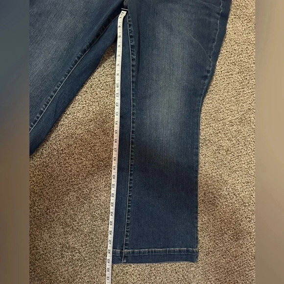 TALBOTS Flawless 5 Pocket Slimming Straight Jeans - Size 18 WP - Picture 7 of 8